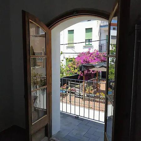 Apartamento De Diseno Cerca De Tren, Playa Y Bcn ماسنو المظهر الخارجي الصورة